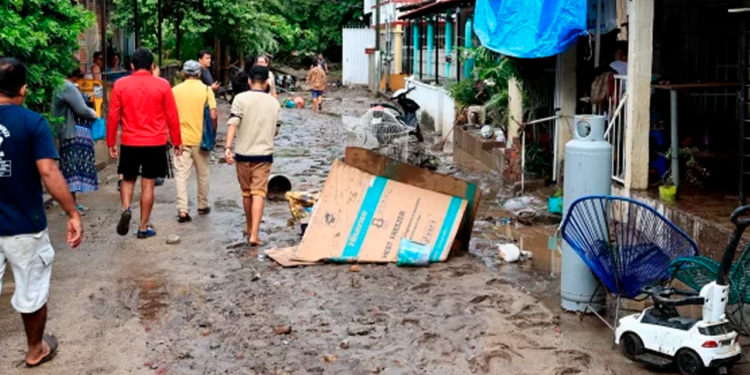 Doble embate de los ciclones Lidia y Max deja tres muertos en México