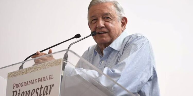 Aunque se burlen de los “abrazos y no balazos”, está bajando la incidencia delictiva: AMLO