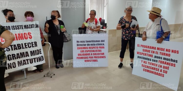 Derechohabientes señalan supuestas negligencias en ISSSTE Mazatlán