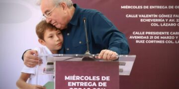 Rocha entrega Obras de Pavimentación en la colonia Lázaro Cárdenas