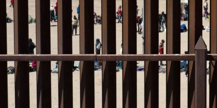 EU arranca reforzamiento de muro fronterizo en El Paso