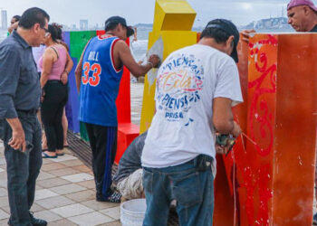 Rehabilita Obras Públicas letras de Mazatlán