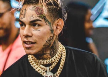 Tekashi 6ix9ine es detenido y fichado por la policía dominicana tras golpiza a productores