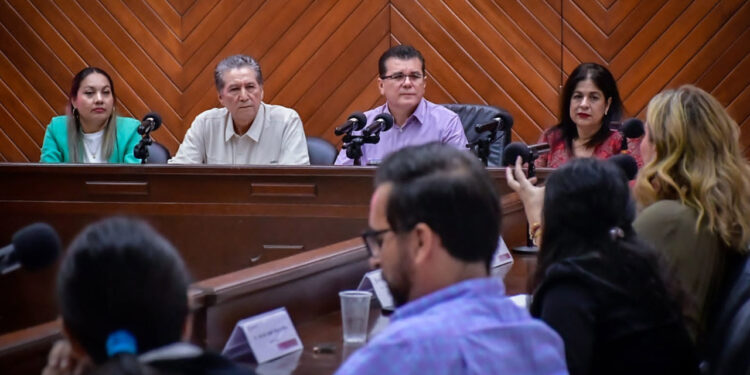 Acepta Cabildo propuesta para que Mazatlán sea sede anual del Festival Indo Iberoamericano de Poesía y Canto Pablo Neruda