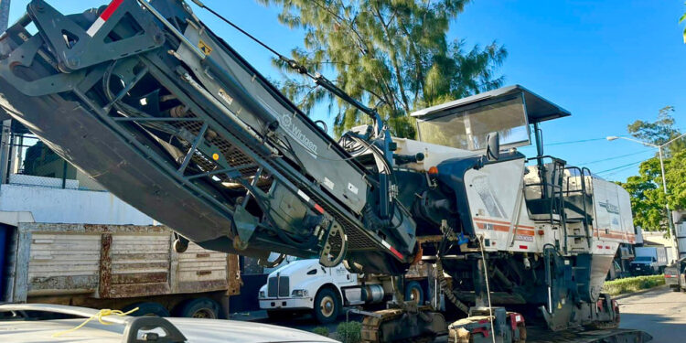 Obras Públicas intensifica el programa de bacheo y reencarpetado para ofrecer mejores calles y avenidas a la ciudadanía