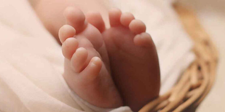 Padrastro fractura piernas a una bebé de 6 meses en Sinaloa