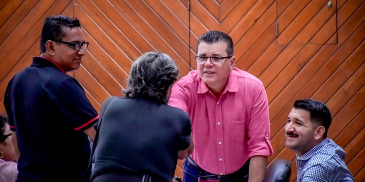 Gracias a “Escuchando a la Gente” las necesidades de los mazatlecos se atienden a la brevedad