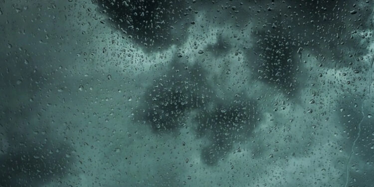 Norma se intensifica a huracán en Pacífico y provoca lluvias en el oeste de México