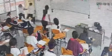 Video: En plena clase un alumno apuñala a su maestra en Ramos Arizpe, Coahuila