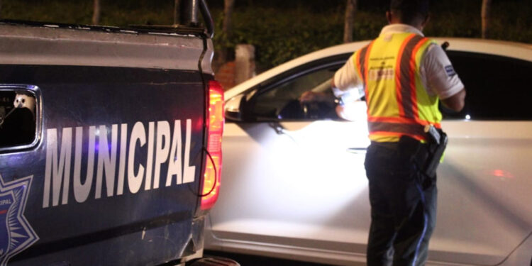 Operativo preventivo Alcoholímetro sanciona a 40 personas durante fin de semana, dos fueron llevados a celdas