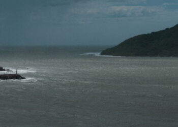Huracán “Norma”: alerta por fuerte oleaje y lluvias en Mazatlán