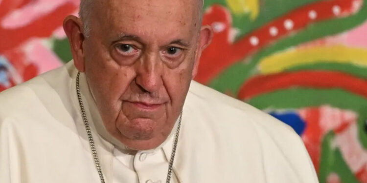 Papa Francisco acepta renuncia de obispo polaco tras orgía en su parroquia