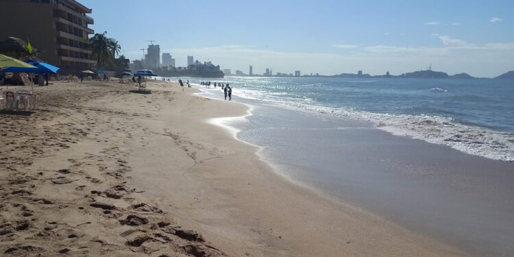 Acceso a playas queda habilitado a bañistas, pero con recomendaciones por corrientes marinas y zanjas