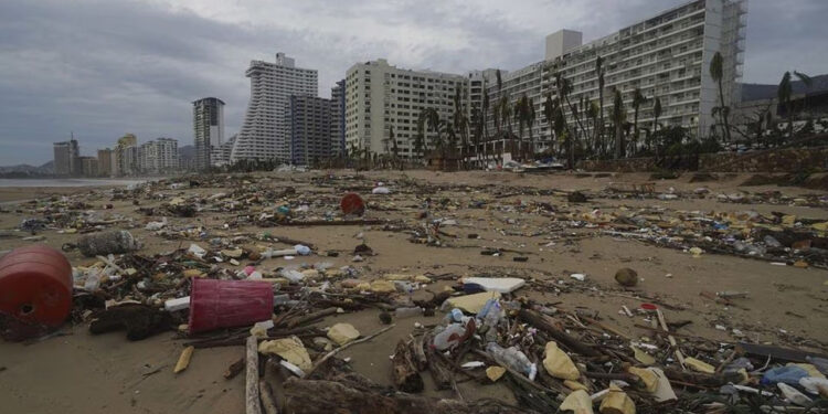 Huracán “Otis” afectó 80% de hoteles en Acapulco, reporta la gobernadora de Guerrero