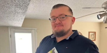 Lo Mataron al Confundir su Celular con un Arma; Así lo Despidió su Mamá