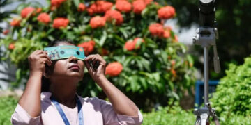 Cómo ver y fotografiar de forma segura el eclipse de “Anillo de fuego” de este 14 de octubre
