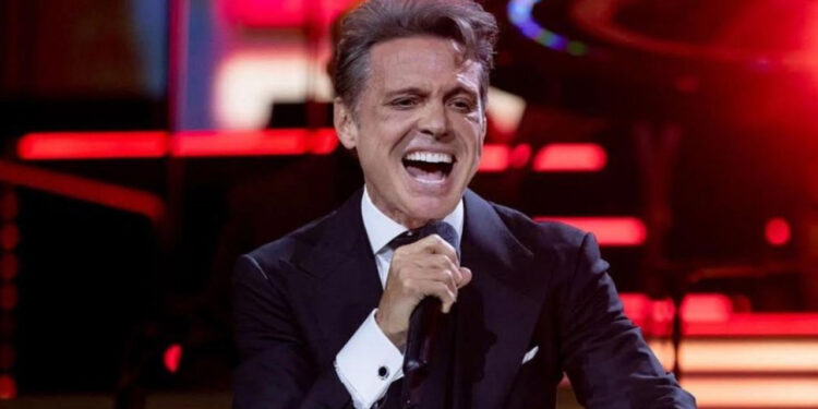 Luis Miguel quiere reencontrarse con sus hijos Miguel y Daniel, le pidió a Aracely Arámbula que los lleve a uno de sus conciertos en México