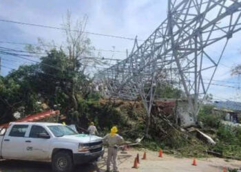 Restablecen suministro eléctrico al 55% de los afectados por “Otis” en Guerrero
