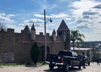 Hallan pólvora, azufre y granadas para drones en fábrica de explosivos del crimen organizado en Teocaltiche, Jalisco