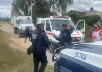 Chofer de camión de la basura atropella y mata a su compañero