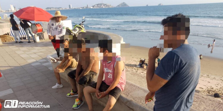 Policía Acuática interviene en tres ocasiones y pone a salvo a tres personas, uno de ellos fue llevado a un hospital, dos a celdas