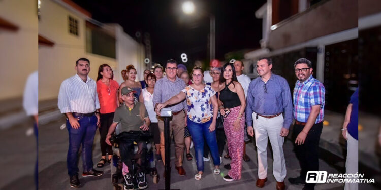 ¡No más oscuridad! Sustituyen lámparas en 4 colonias de Mazatlán