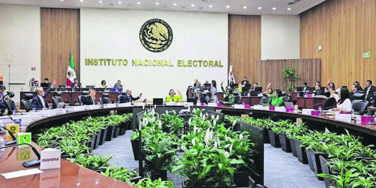 INE aprueba postulación de 5 mujeres en candidaturas a gubernaturas en 2024