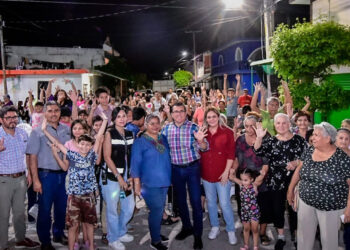Se encienden las noches en la colonia “Esperanza” con la instalación de nuevas lámparas LED