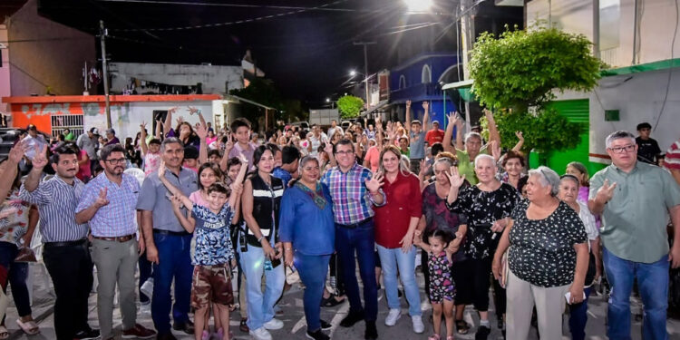 Se encienden las noches en la colonia “Esperanza” con la instalación de nuevas lámparas LED