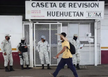 Migrantes enfrentan en estaciones de México violaciones, tortura y falta de servicios
