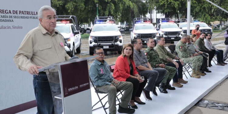 Para reforzar la seguridad de mujeres y niñas, el gobernador Rocha pone en marcha la nueva Unidad de Género y entregó patrullas para su operación