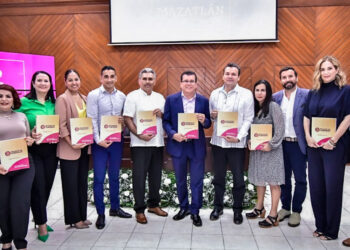 Destaca Edgar González transparencia, disciplina financiera y un gobierno abierto que escucha y resuelve en la entrega de su Informe al pleno del Cabildo