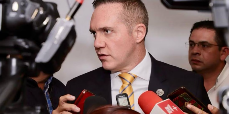 Adrián Rubalcava renuncia al PRI tras designación de Santiago Taboada como precandidato opositor en CDMX