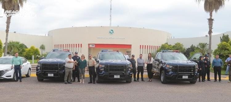 Entrega SSPE vehículos oficiales en penales de Sinaloa