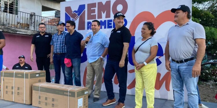 Memo Romero y Gente de Corazón llevan a cabo Jornada de Servicios en la Lázaro Cárdenas