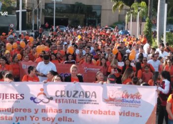 Marchan en Culiacán por la erradicación de la Violencia contra las Mujeres
