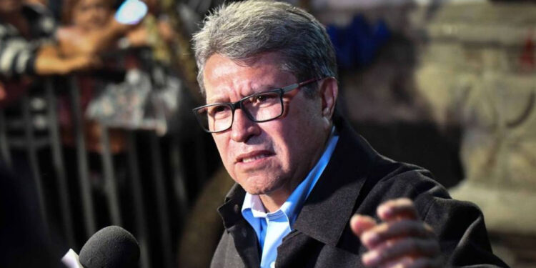 Aunque dijo que no lo haría, Ricardo Monreal regresa al Senado