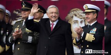 AMLO encabeza su última ceremonia del desfile cívico militar por el Día de la Revolución Mexicana