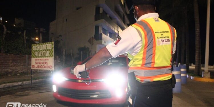 Juez cívico sanciona a 49 conductores por dar positivo en examen de Alcoholimetría, dos fueron llevados a celdas