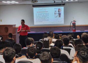 Estudiantes de la Prepa UAS Jaramillo, reciben capacitación sobre control de incendios