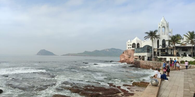 Cielos parcialmente cubiertos y temperatura agradable se pronostica este jueves en Mazatlán