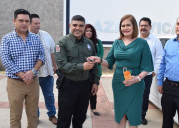 Entrega Fiscal de Sinaloa 10 vehículos a la Policía de Investigación