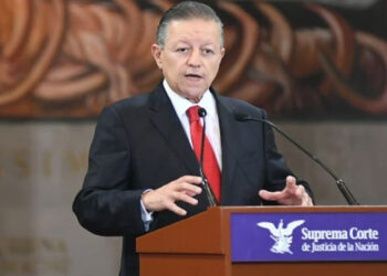 Arturo Zaldívar presenta su renuncia como ministro de la Suprema Corte