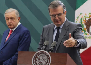 ¿Ambicioso vulgar? AMLO expresa postura sobre permanencia de Marcelo Ebrard en Morena