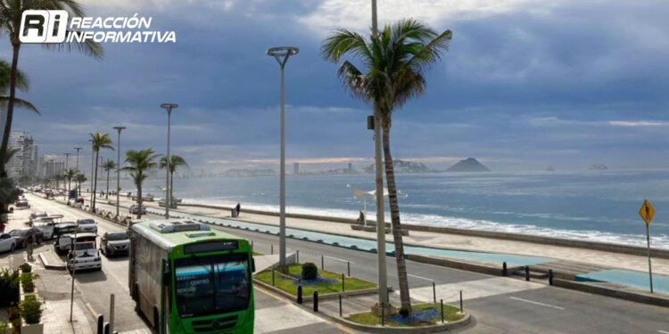 Se prevén lluvias y baja temperatura el día de hoy lunes para Mazatlán