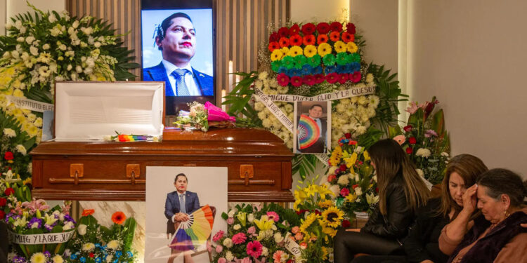 Sepultan en Saltillo al magistrade Ociel Baena