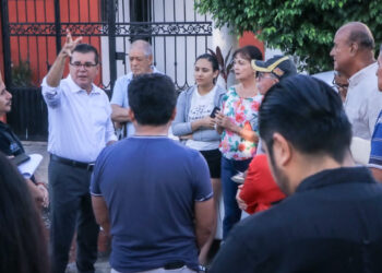 Anuncia Edgar González obra de alcantarillado en Villas del Estero