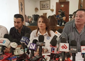 Melesio Cuén se reúne con Marko Cortés; el futuro en el Senado depende del PRI, afirma el PAN