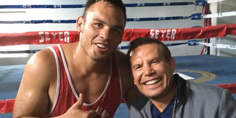 Julio César Chávez y su hijo desmienten ingreso al psiquiátrico