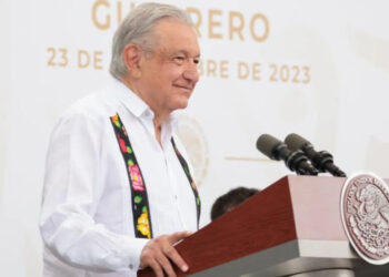 AMLO advierte a ‘malandros’ en Guerrero: ni se acerquen a damnificados por apoyos, hay GN